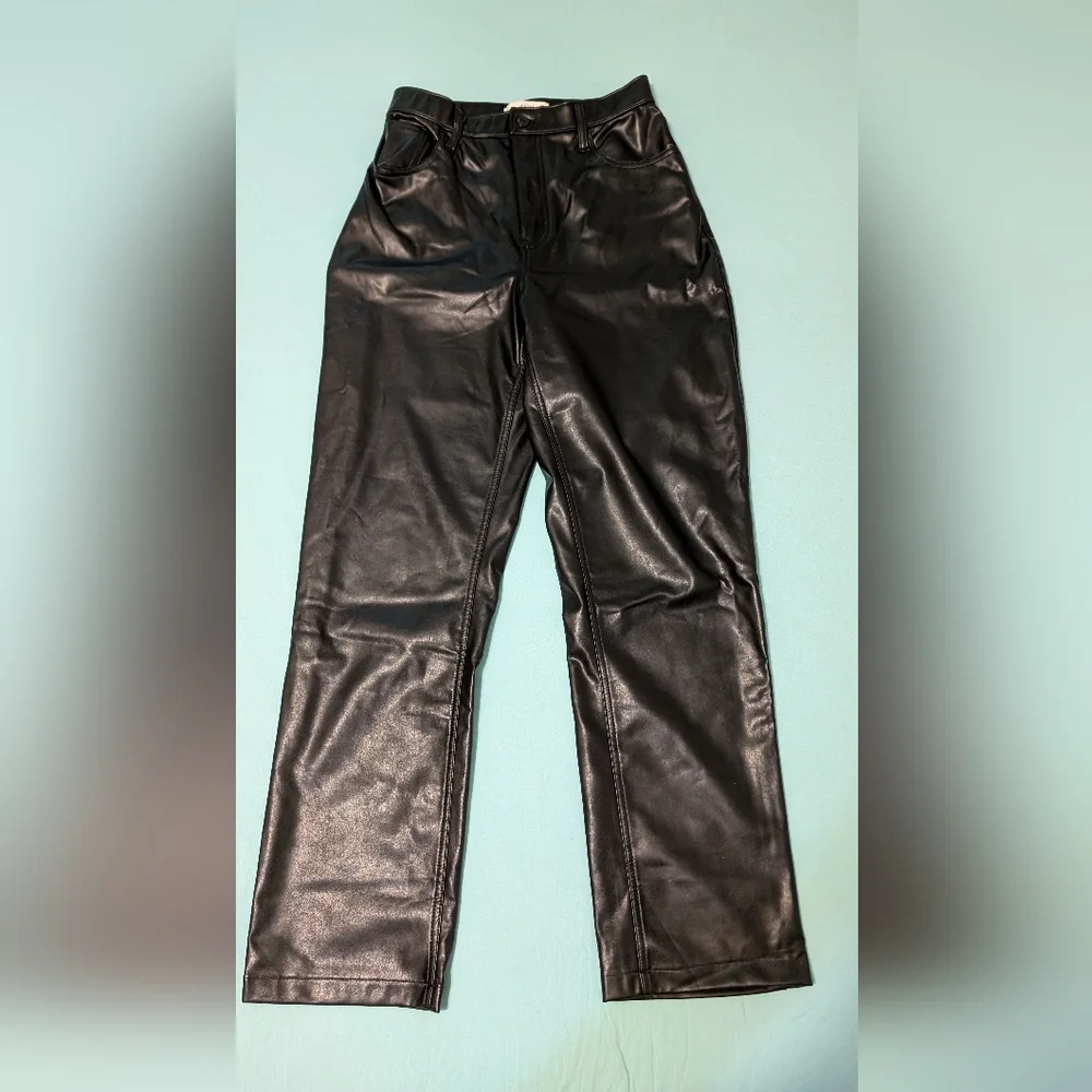 Abercrombie & Fitch Black High Rise Wide Leg Pleather Pants Size 8 - Picture 1 of 2
